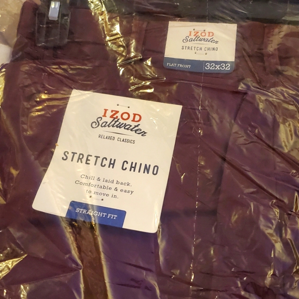 Brand new men's IZOD Chino pants size 32x32